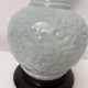 Pied de lampe style asiatique en porcelain céladon sans abat jour.