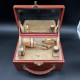 Vanity Case ancien en cuir avec accessoires en laiton email guilloche