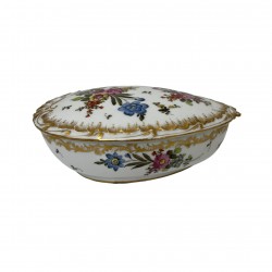 Boite bonbonniere en porcelaine de Limoges décor floral peint main
