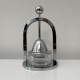 Presse agrumes Art Deco moderniste dans le style de Jacques Adnet