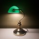 Lampe style banquier en laiton et opaline verte