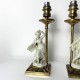 Paire lampes laiton doré et céramique personnage genre capodimonte