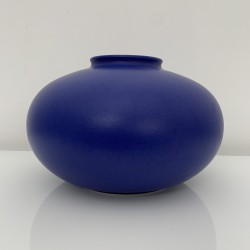 Vase allemand en céramique émaillée bleu